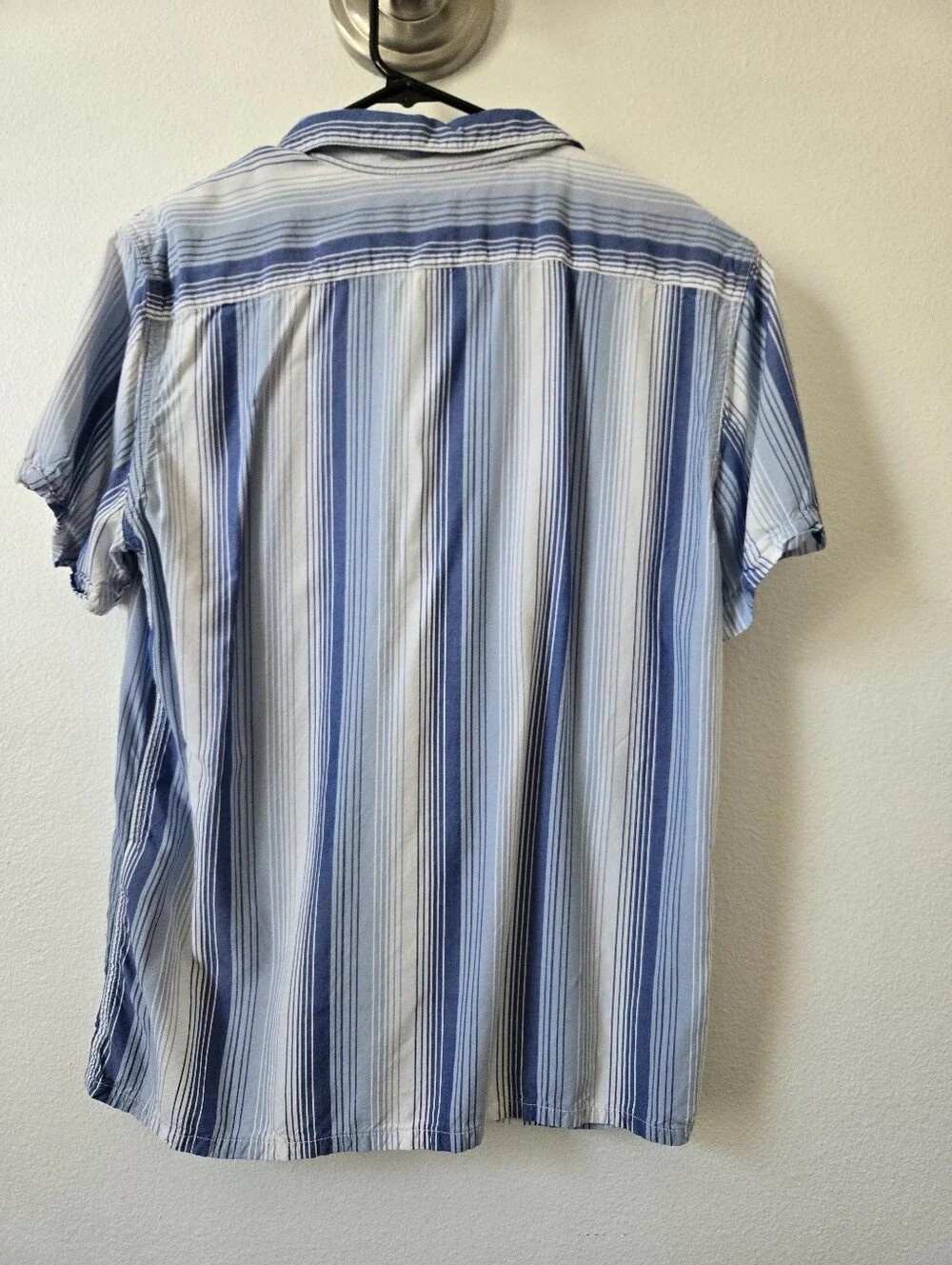 Levi's Short-Sleeve Blue & White Vertical Stripe Button-Up Shirt